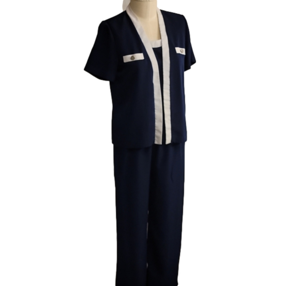 𝅺KATHIE Lee 2 piece navy blue trimmed in white pantsuit size medium